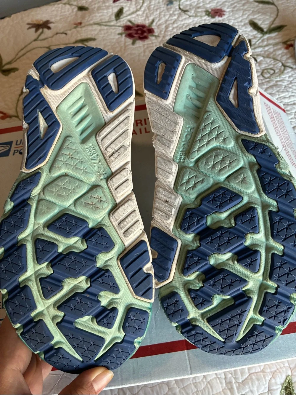 HOKA Arahi 6 Bellwether Women’s Size 9B Blue /Ocean Mist Running Shoes